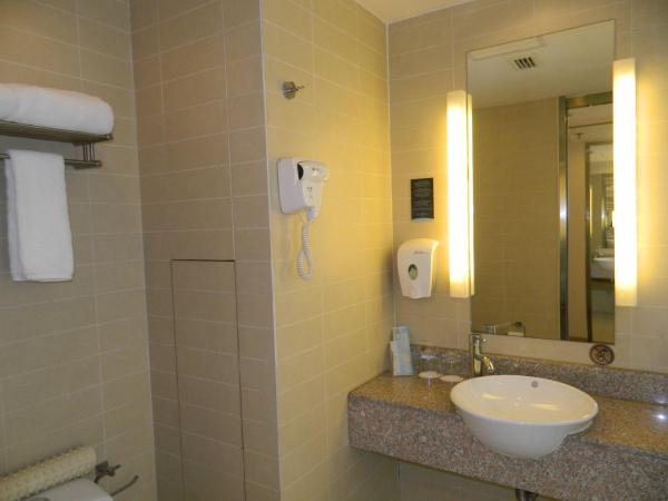 Holiday Inn Express Tianjin Airport, an IHG Hotel : photo 3 de la chambre chambre standard lit queen-size