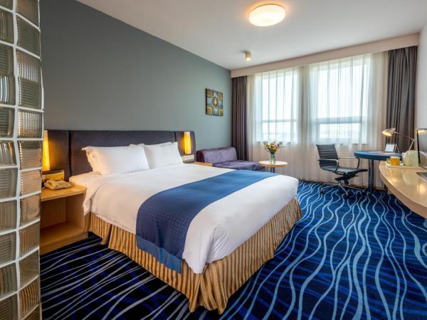 Holiday Inn Express Tianjin Airport, an IHG Hotel : photo 2 de la chambre chambre standard lit queen-size