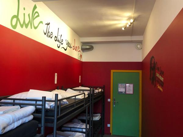 Antwerp City Hostel : photo 4 de la chambre lit dans dortoir mixte de 8 lits 