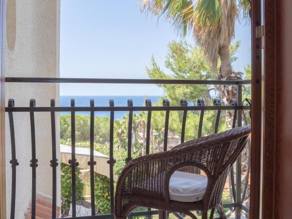 Terrazza sul Plemmirio : photo 3 de la chambre chambre double avec balcon - vue sur mer