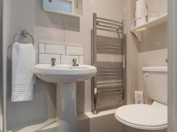 Aynetree Guest House : photo 5 de la chambre chambre double king-size /lits jumeaux avec salle de bains