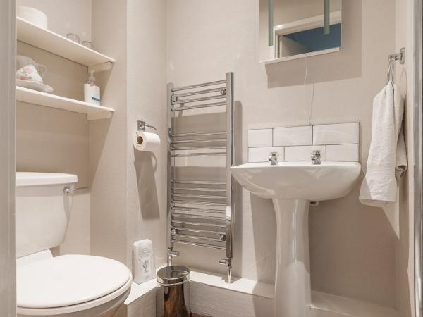 Aynetree Guest House : photo 4 de la chambre chambre double avec salle de bains privative