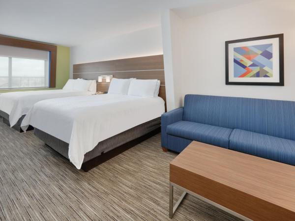 Holiday Inn Express & Suites San Antonio NW near SeaWorld, an IHG Hotel : photo 6 de la chambre suite 2 chambres avec lits queen-size