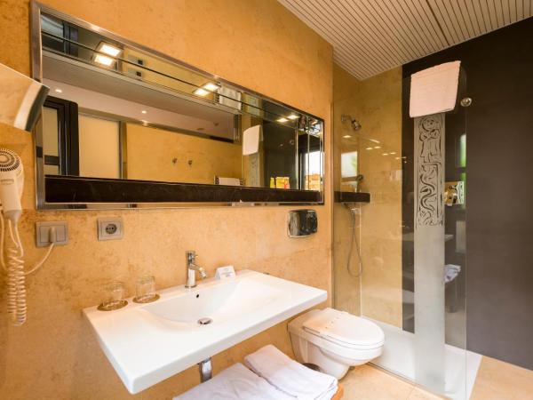 Hotel Fruela : photo 8 de la chambre deux chambres adjacentes