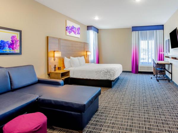 La Quinta by Wyndham San Antonio Alamo City : photo 5 de la chambre 1 king bed, deluxe mobility/hearing accessible room, roll-in shower, non-smoking