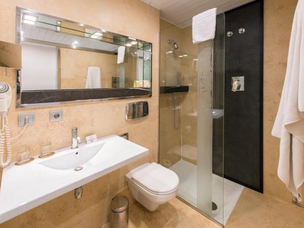 Hotel Fruela : photo 5 de la chambre deux chambres adjacentes