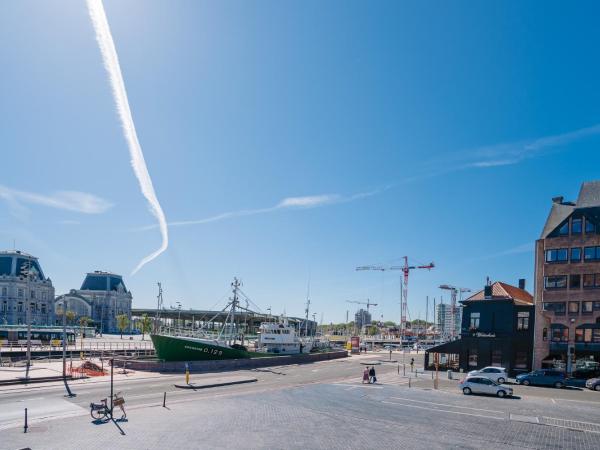 Hotel du Bassin : photo 3 de la chambre studio avec terrasse