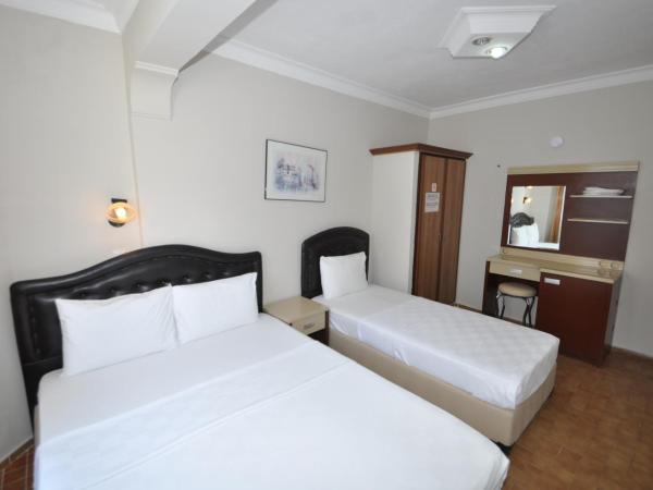 Defne & Zevkim Hotel : photo 4 de la chambre chambre familiale