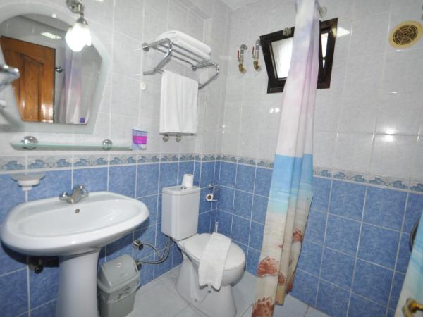 Defne & Zevkim Hotel : photo 10 de la chambre chambre familiale