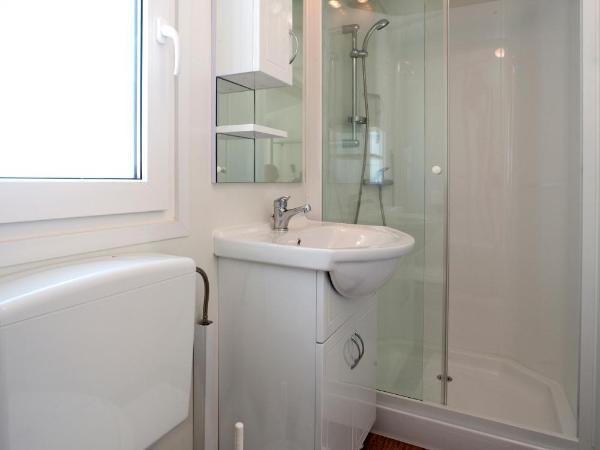 Camping Ulika Mobile Homes - Naturist : photo 1 de la chambre superior mobile home with pool view