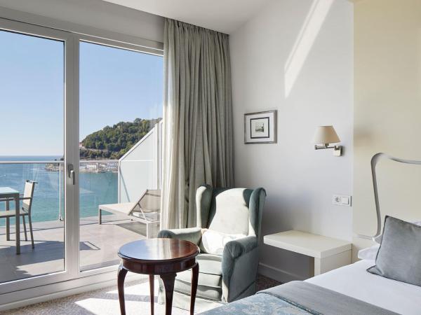 Hotel de Londres y de Inglaterra : photo 3 de la chambre hébergement mansardé avec terrasse - vue sur mer