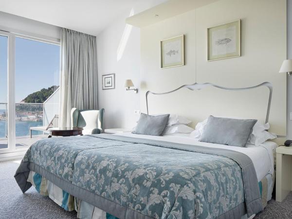 Hotel de Londres y de Inglaterra : photo 1 de la chambre hébergement mansardé avec terrasse - vue sur mer