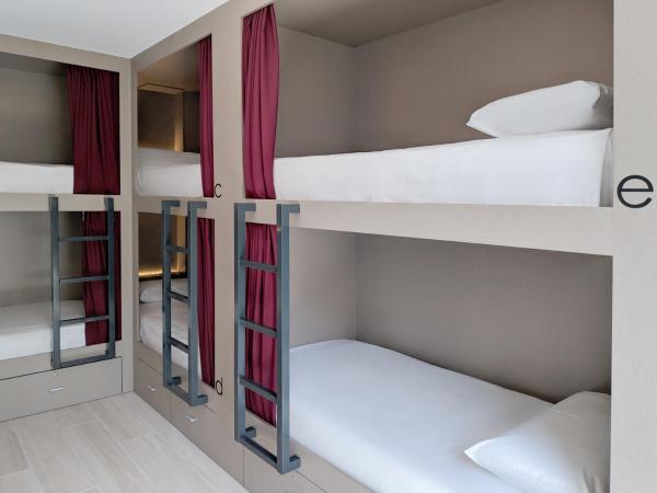 Broz Hostel : photo 5 de la chambre chambre familiale