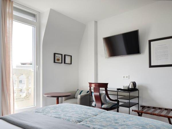 Hotel de Londres y de Inglaterra : photo 7 de la chambre petite chambre double - vue sur ville