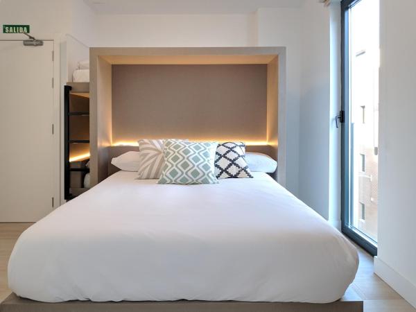 Broz Hostel : photo 2 de la chambre chambre double supérieure