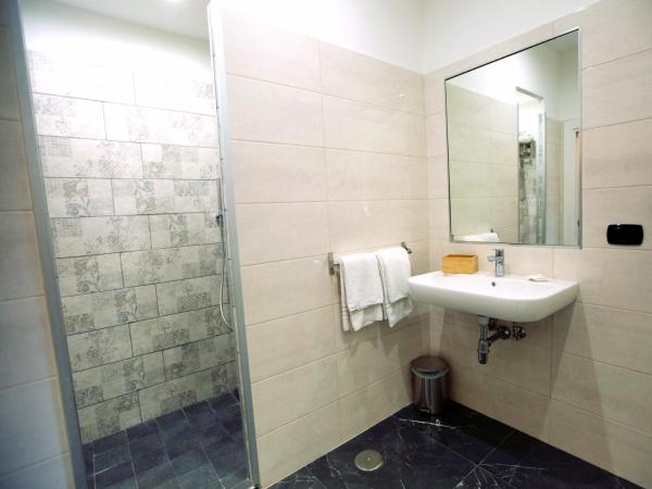 Comfort Zone Naples : photo 7 de la chambre chambre double confort avec balcon