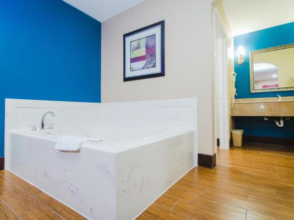 Home Place Inn : photo 8 de la chambre chambre lit king-size avec baignoire spa - fumeurs