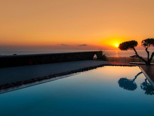 San Marino Suites by Calm Collection : photo 1 de la chambre villa 2 chambres avec jacuzzi intérieur et piscine privée - villa aqua marine 