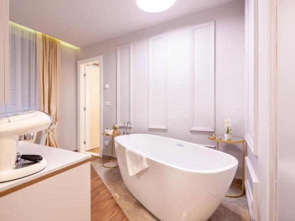 Luxury rooms Kadena : photo 1 de la chambre chambre double deluxe avec baignoire