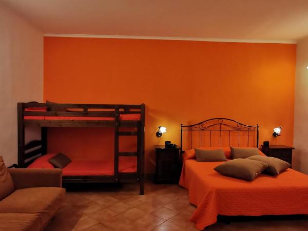 Hotel Neapolis : photo 4 de la chambre chambre triple