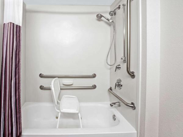 La Quinta by Wyndham Tucson Airport : photo 4 de la chambre chambre lit king-size deluxe - non-fumeurs 