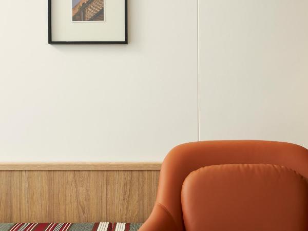 ASAI Bangkok Chinatown : photo 4 de la chambre hébergement lit queen-size confortable - vue sur cour