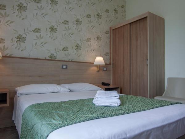 Hotel Dei Fiori : photo 5 de la chambre grande chambre simple 