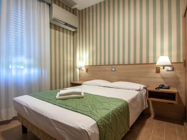 Hotel Dei Fiori : photo 7 de la chambre grande chambre simple 