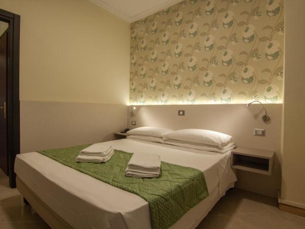 Hotel Dei Fiori : photo 8 de la chambre chambre double standard