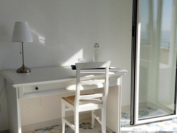 B&B Dipintodiblu' : photo 5 de la chambre chambre double supérieure - vue sur mer