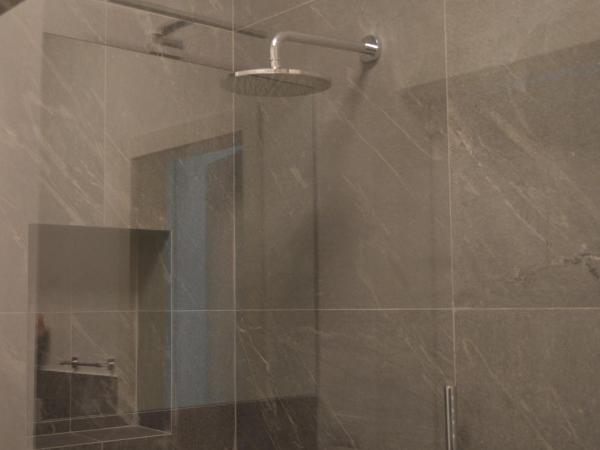 Camere Scandellara 24 : photo 4 de la chambre chambre triple avec salle de bains privative