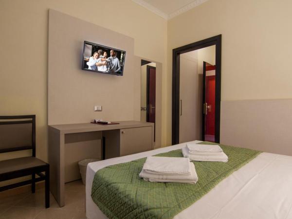 Hotel Dei Fiori : photo 5 de la chambre chambre double standard