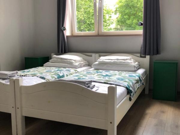 SPOKO Hostel : photo 2 de la chambre grande chambre double 