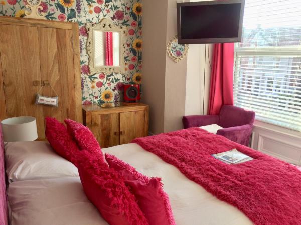 The Fylde International Guest House : photo 2 de la chambre chambre lit king-size