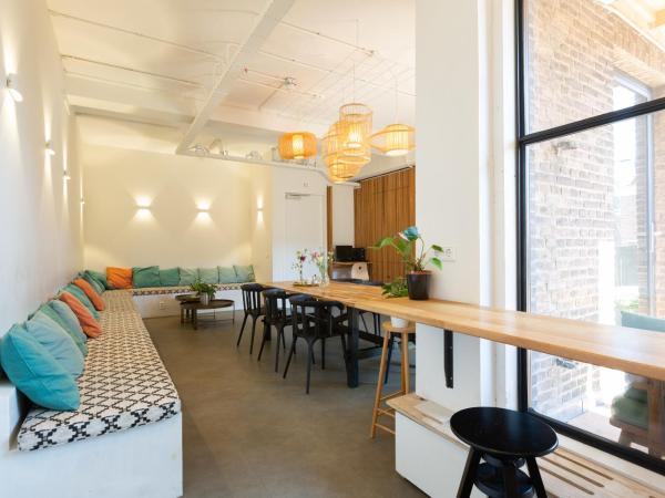 Pink Flamingo Boutique Hostel : photo 7 de la chambre chambre deluxe double ou lits jumeaux