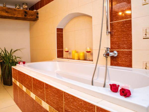 Ubytování u BÍLÉ PANÍ : photo 7 de la chambre chambre triple