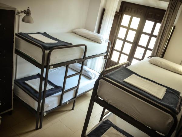 The Lights Hostel : photo 2 de la chambre lit dans dortoir mixte de 4 lits