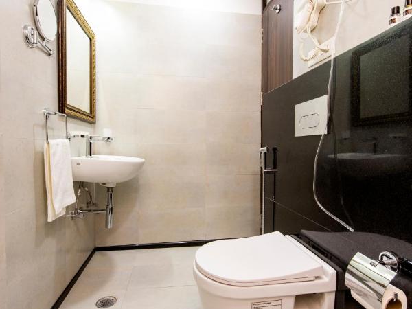 House of Backpackers : photo 7 de la chambre chambre double avec salle de bains privative