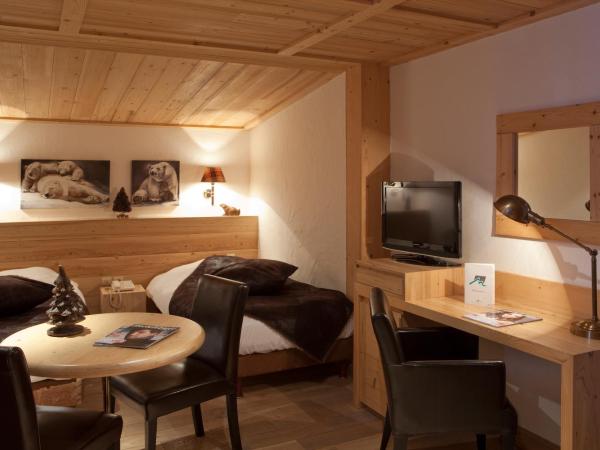 Hotel Les Mélèzes : photo 6 de la chambre chambre double supérieure avec balcon - charme