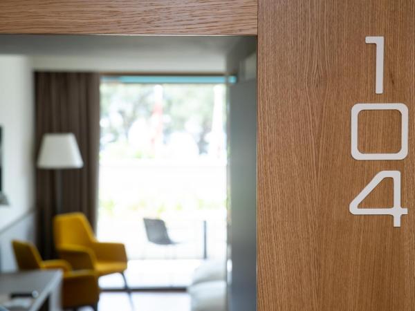 Hotel Lago Maggiore - Welcome! : photo 4 de la chambre chambre double ou lits jumeaux de luxe - vue partielle sur lac