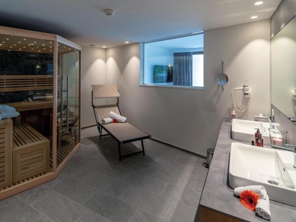 Hotel Lago Maggiore - Welcome! : photo 4 de la chambre suite junior deluxe - vue sur lac