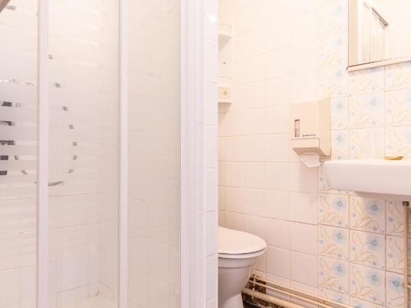 Hôtel des Bains : photo 6 de la chambre chambre simple avec douche 