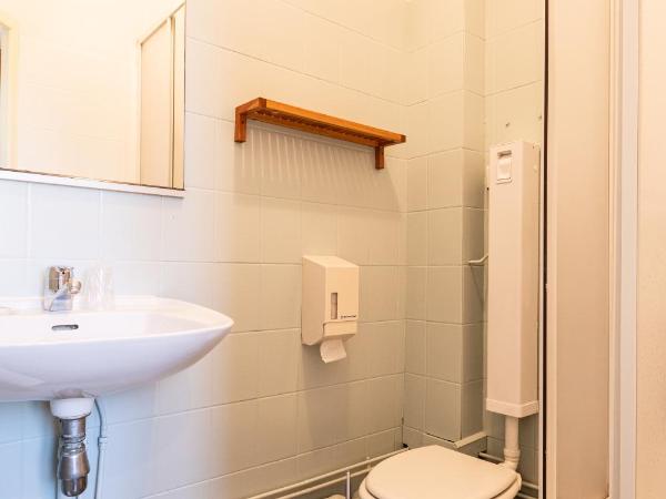 Hôtel des Bains : photo 4 de la chambre chambre simple avec douche 