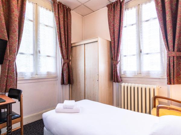 Hôtel des Bains : photo 5 de la chambre chambre simple avec douche 