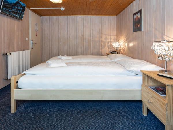 Basic Rooms Jungfrau Lodge : photo 2 de la chambre chambre double ou lits jumeaux basique plus avec salle de bains commune
