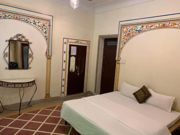 Vinayak Guest House : photo 1 de la chambre chambre standard avec ventilateur