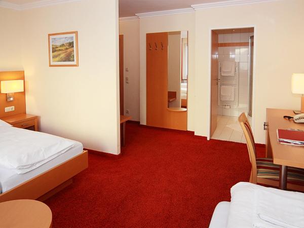 Hotel Goldener Adler : photo 5 de la chambre chambre triple