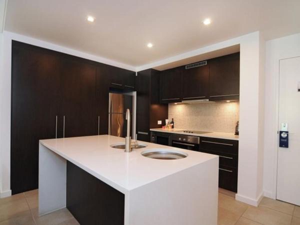 Luxury Apartments at Temple Resort and Spa Port Douglas : photo 9 de la chambre appartement 2 chambres près de la piscine