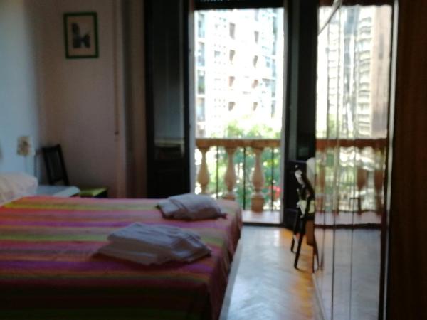Hotel Gambara : photo 1 de la chambre chambre double ou lits jumeaux Économique avec salle de bains commune