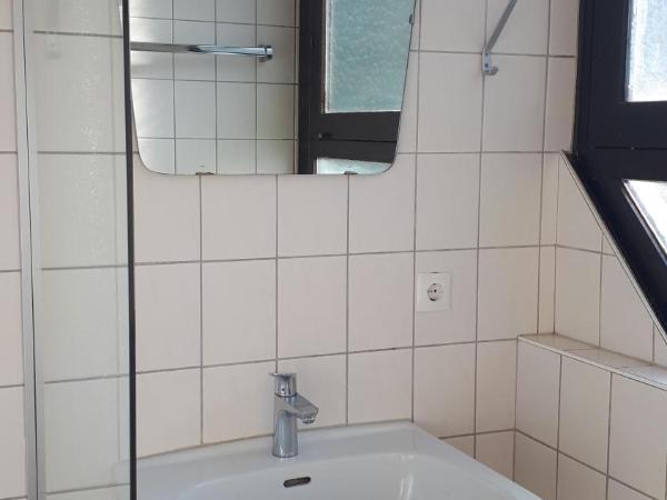 Jugendherberge Innsbruck - Youth Hostel : photo 4 de la chambre chambre quadruple avec salle de bains commune